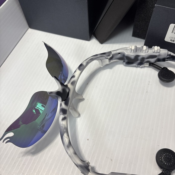 Smart Bluetooth Sunglasses Unisex White Camo Flip Up Frameless - Brand New W/Box - Picture 4 of 6